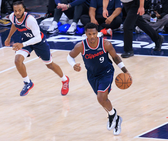 快船力克公牛伦纳德谈适应性泰伦卢赞加兰进攻