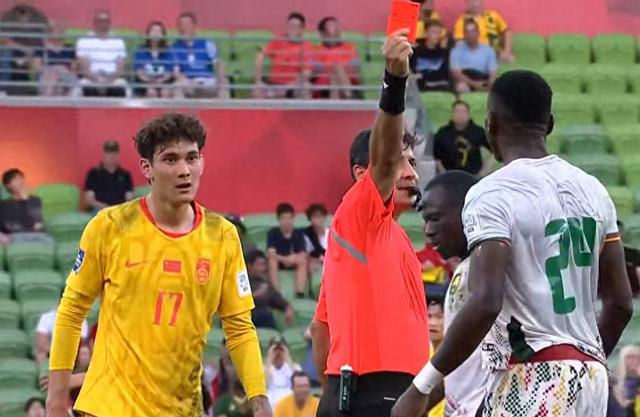 拜合拉木制造红牌国足0比2负喀麦隆