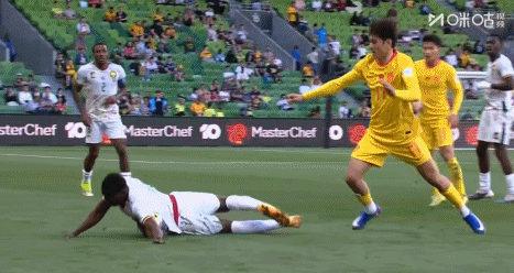 拜合拉木制造红牌国足0比2负喀麦隆