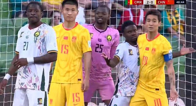 拜合拉木制造红牌国足0比2负喀麦隆