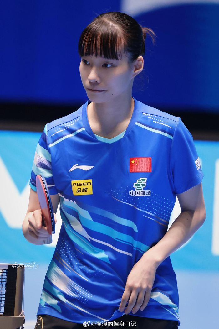 24岁石洵瑶3-0完胜62岁倪夏莲 乒乓传承跨越38年