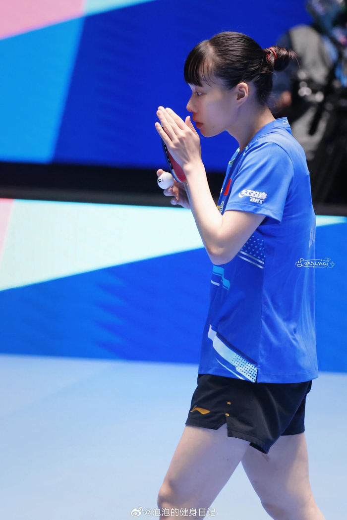 24岁石洵瑶3-0完胜62岁倪夏莲 乒乓传承跨越38年