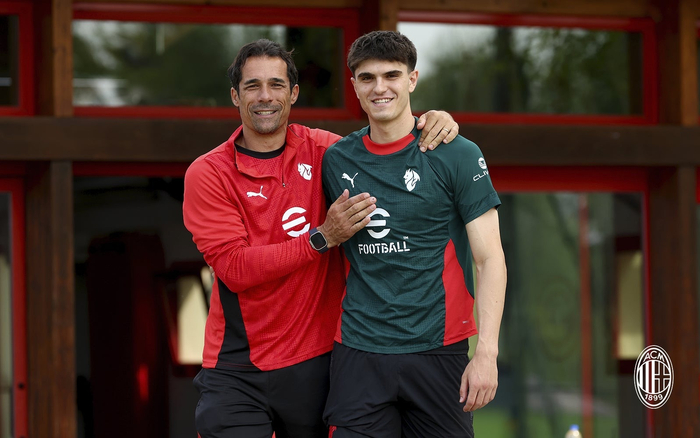 AC米兰全队集结特训备战意甲新赛季