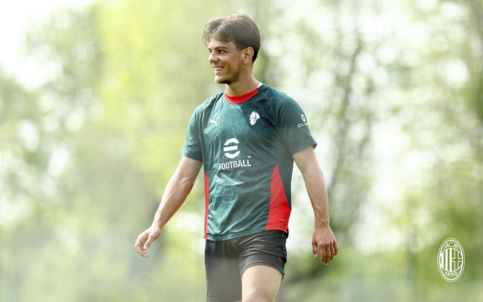 AC米兰全队集结特训备战意甲新赛季